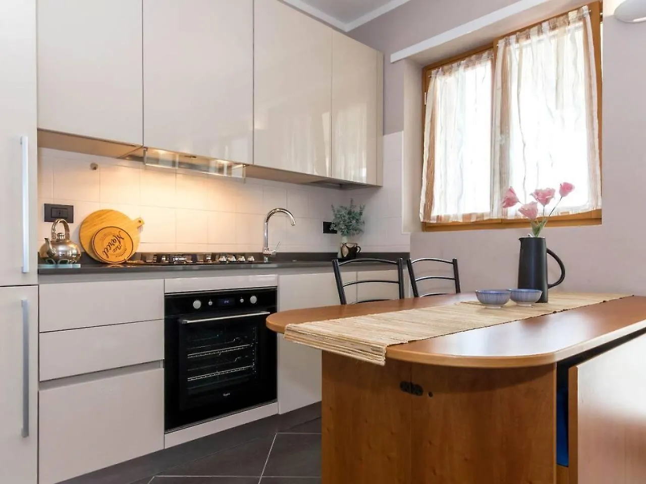 Apartman Altido Apt For 4 With Terrace In A Quiet Residential Area Milánó
