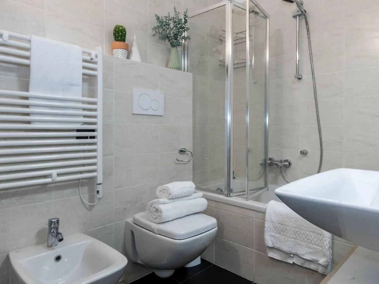 Altido Apt For 4 With Terrace In A Quiet Residential Area Milánó 0*,  Olaszország
