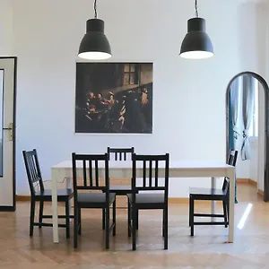 Sant Ambrogio Mansion - Via Olona Milano