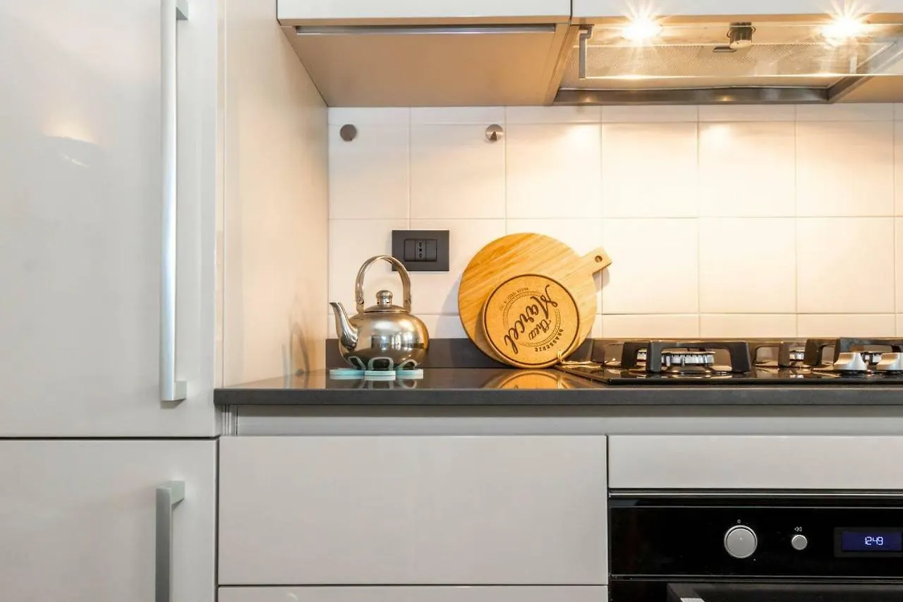 Altido Apt For 4 With Terrace In A Quiet Residential Area Milano 0*,  Italia