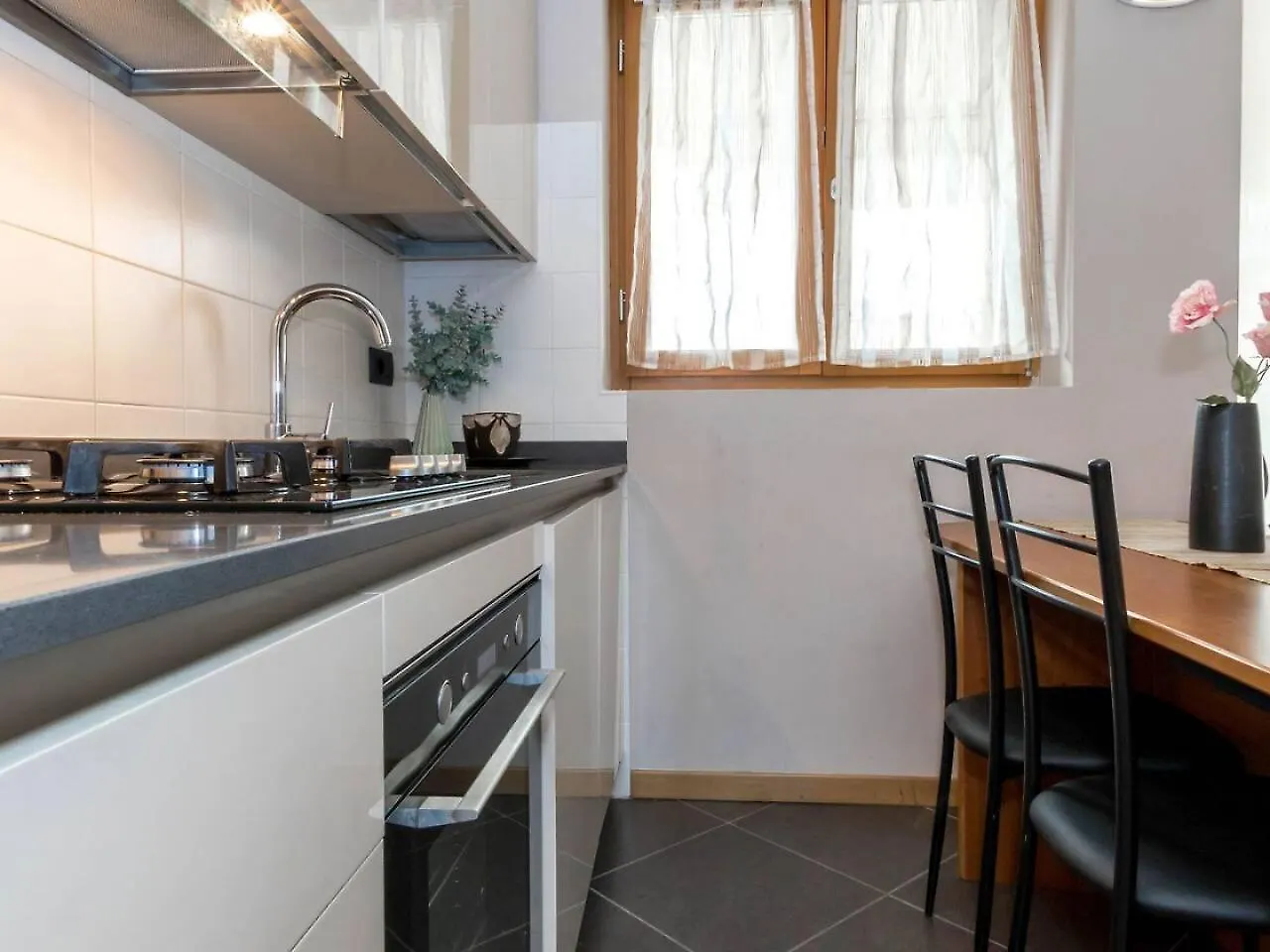 Altido Apt For 4 With Terrace In A Quiet Residential Area Milano 0*,
