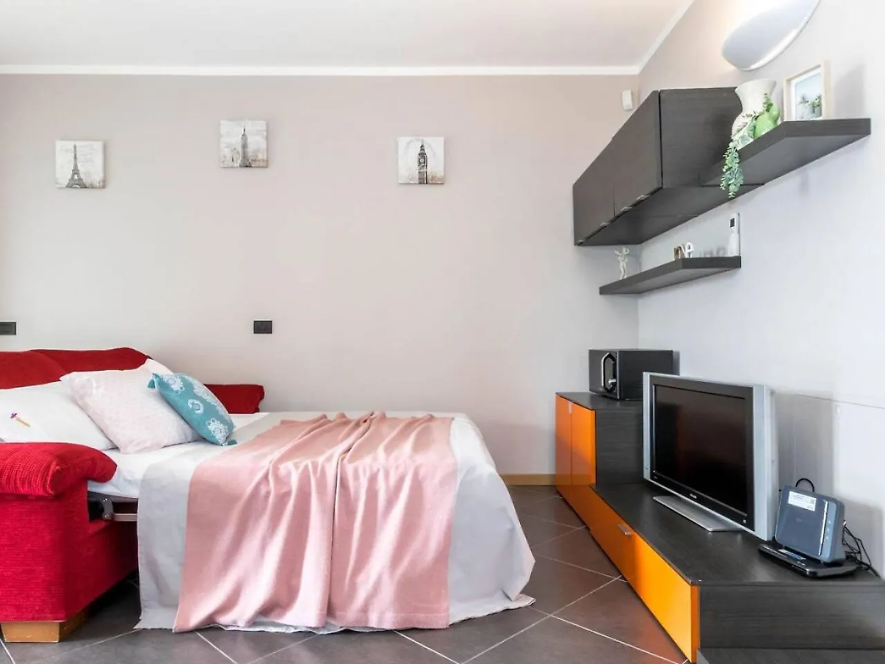 Altido Apt For 4 With Terrace In A Quiet Residential Area Milano Italia