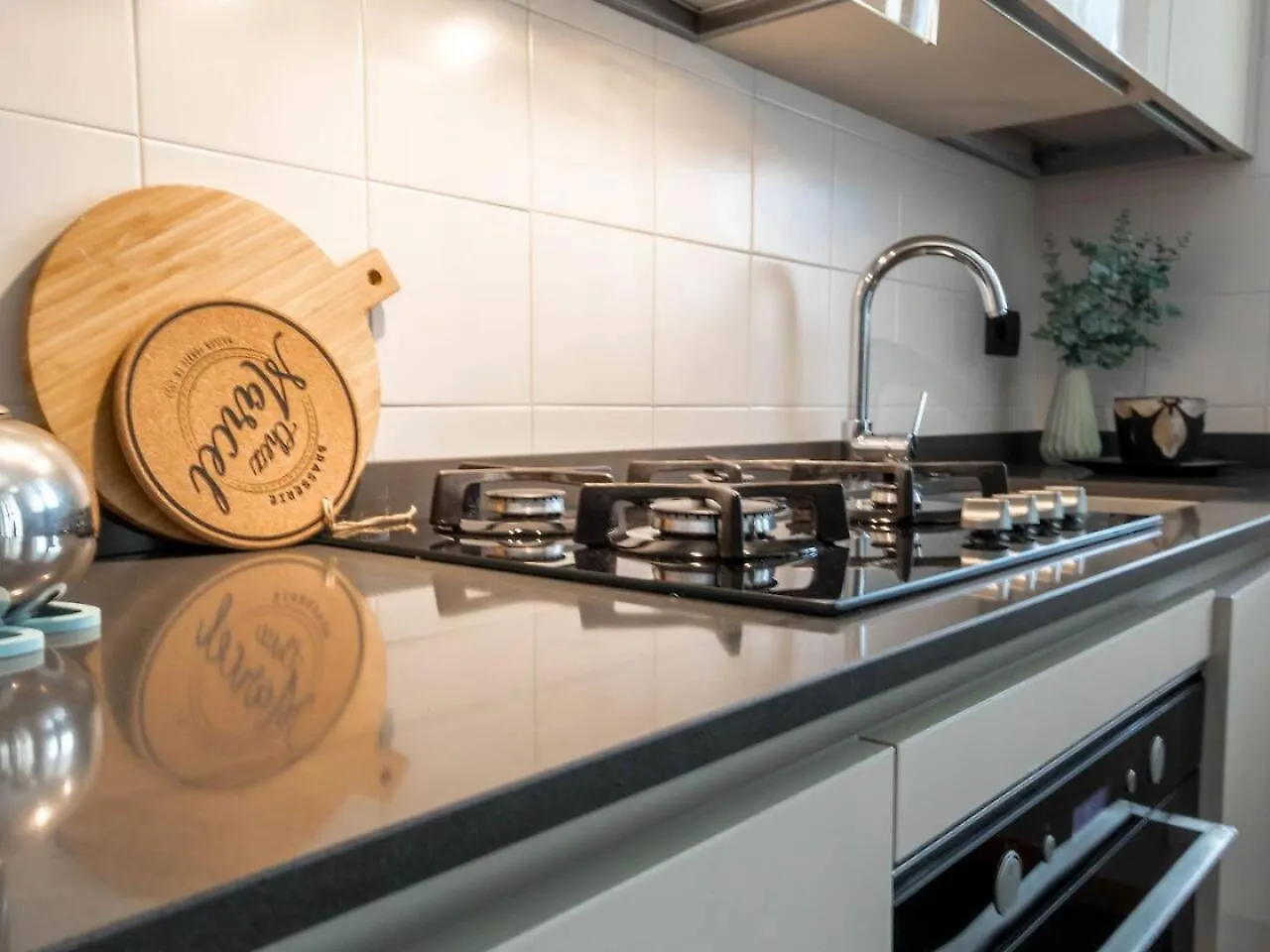 Altido Apt For 4 With Terrace In A Quiet Residential Area Milano 0*,  Italia